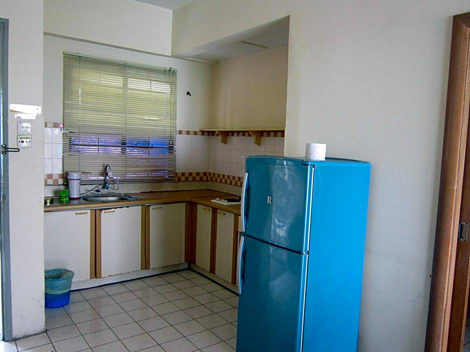 Paradise Lagoon Apartment