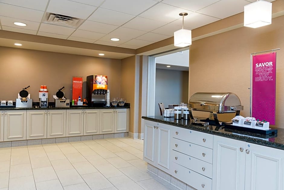Hampton Inn & Suites Hartford-Manchester