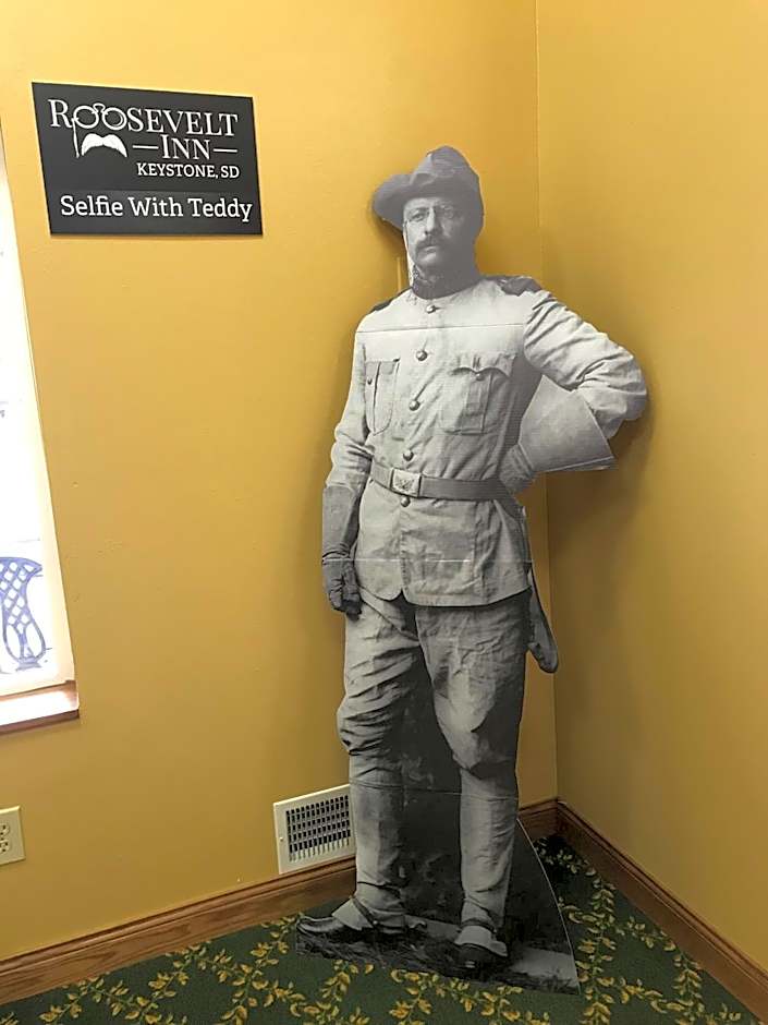 Roosevelt Inn Mount Rushmore