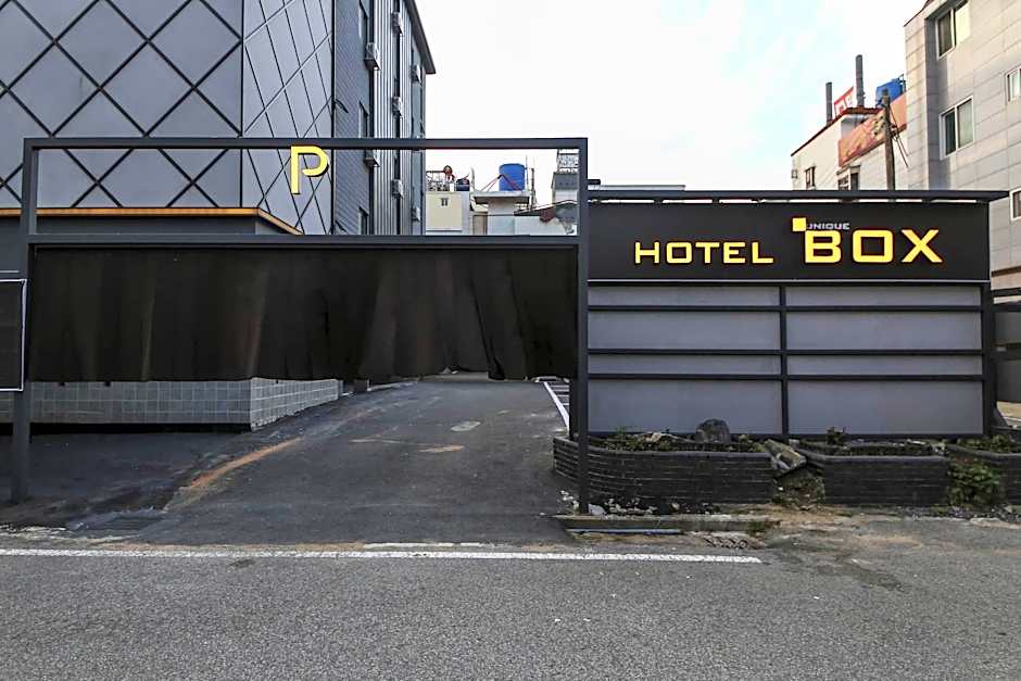 hotel box