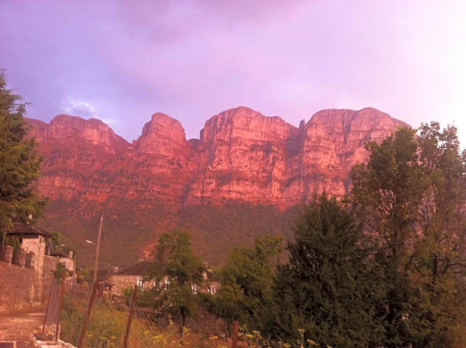 Saxonis Houses & Saxonis Villa