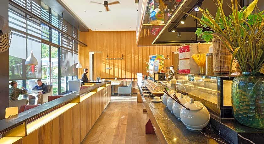 Midori Clark Hotel And Casino