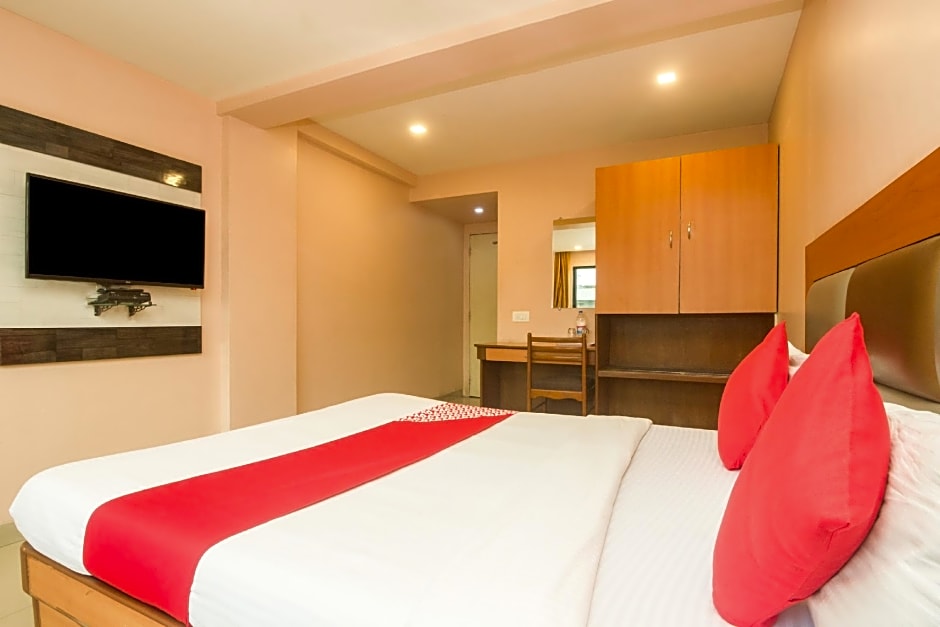 OYO Hotel Sarovar Grand