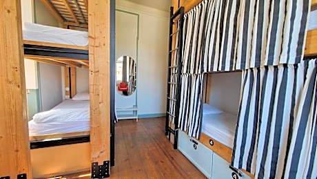 Bed in 4-Bed Mixed Dormitory Room