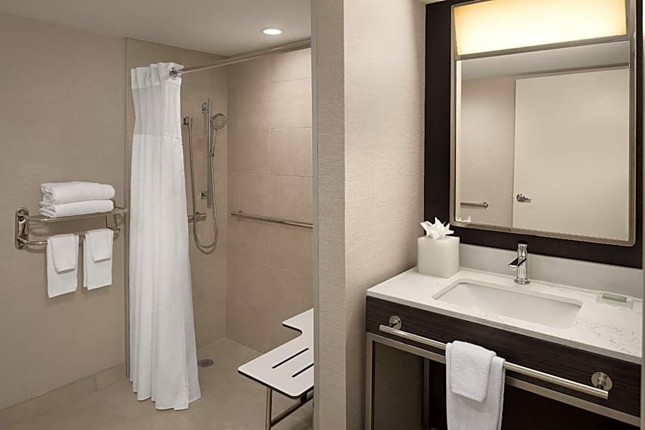 Courtyard by Marriott New Haven at Yale