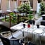Six Inn Hotel