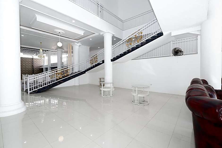 Griya RW Family Guest House Redpartner