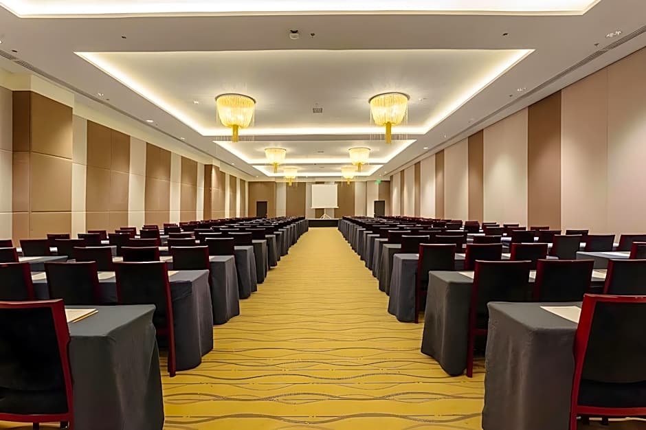 Summit Hotel Tacloban