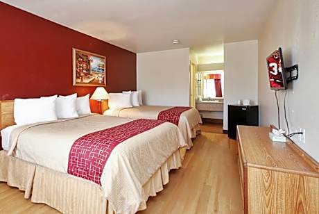 Deluxe Room with Two Queen Beds Smoke Free