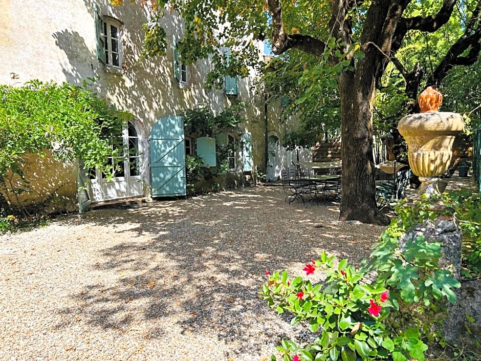 Les Gîtes et la Chambre de Labahou SPA