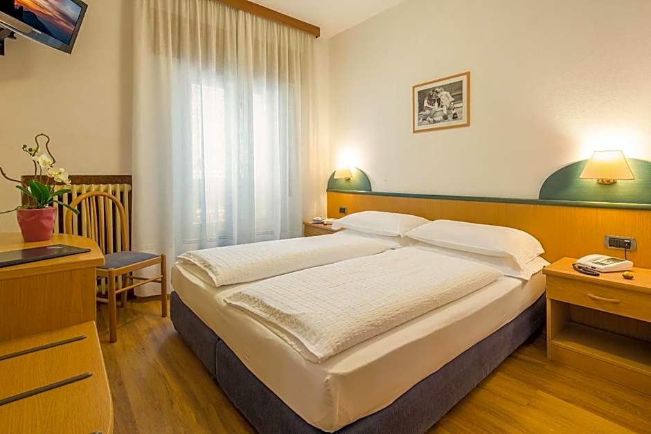 Hotel Garnì Ai Serrai