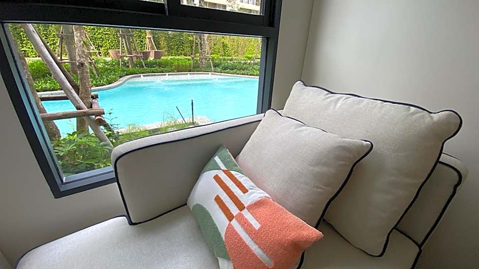 La Casita pool access condo HuaHin