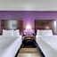 La Quinta Inn & Suites by Wyndham Louisville East