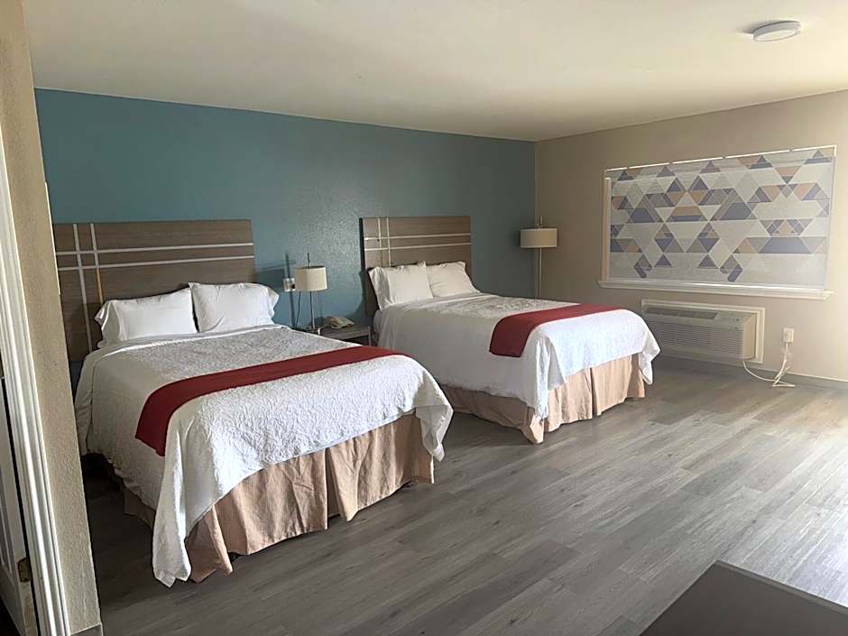 Deluxe Inn Palacios