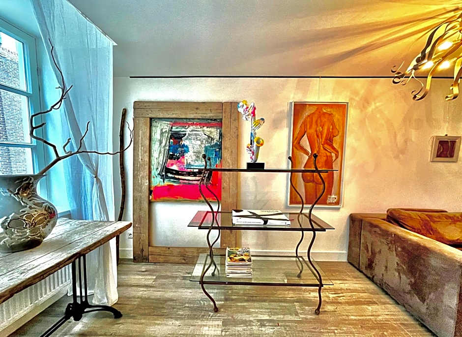 Atelier Raamwerk City Atelier Apartment for Friends and Families 125m2!