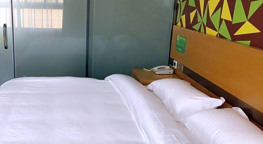 Vatica Hotel Fuyang Linquan Tenghui International City Branch