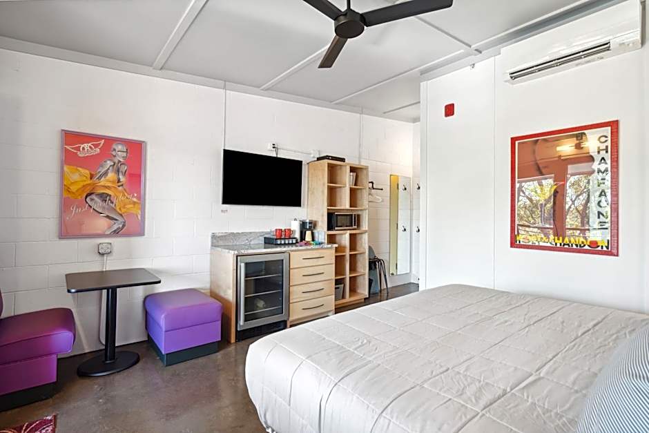 Boutique Vera Hotel in the Heart of Folly Beach