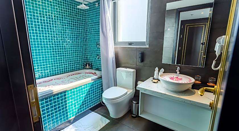 White Lotus Hue Hotel