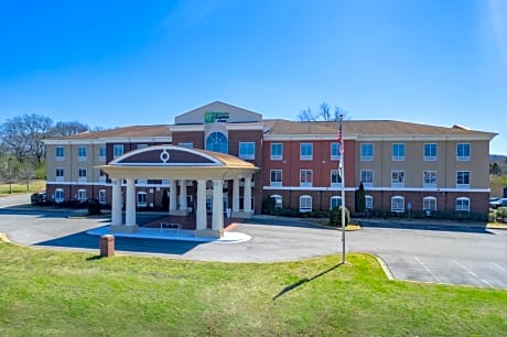 Holiday Inn Express Hotel & Suites Talladega By IHG