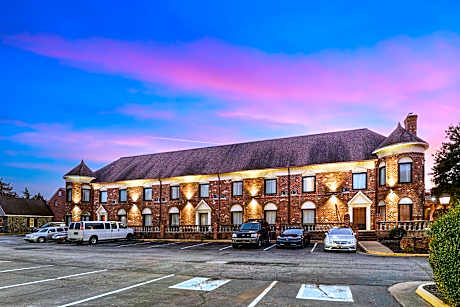 1 KING BED,NSMK,DELUX,SOFABED,MICRFRG,HISPD,FULL BREAKFAST