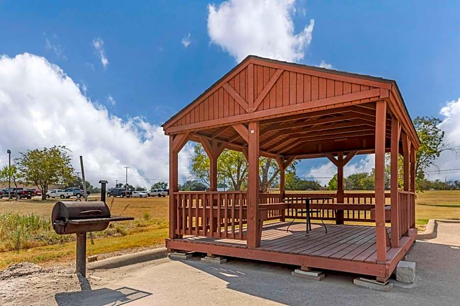 Quality Inn & Suites Groesbeck North