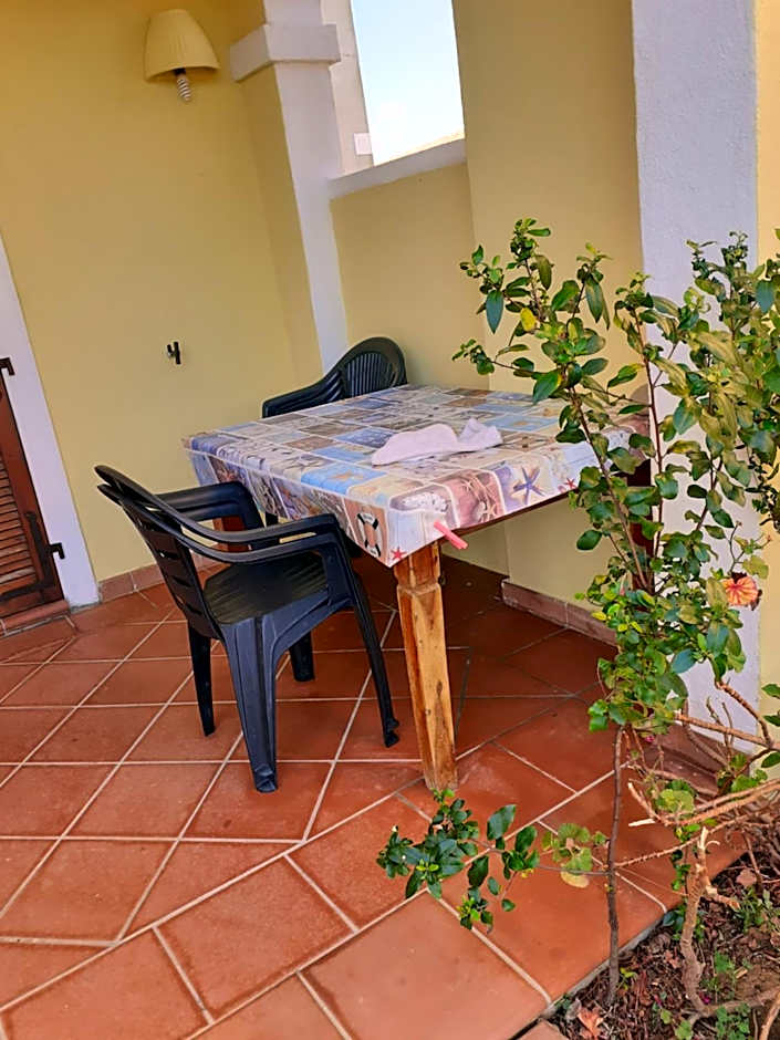 casa mirice in residence con piscina ,wifi,climatizzatore vicino al mare