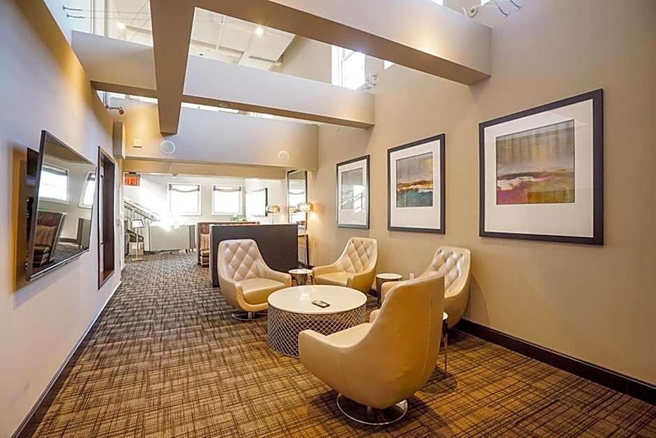 Global Luxury Suites at The White House