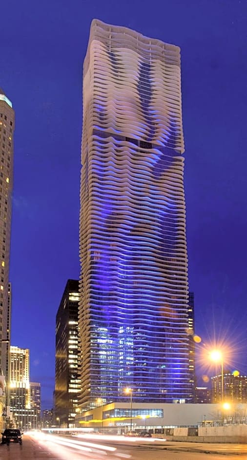 Radisson Blu Aqua Hotel Chicago