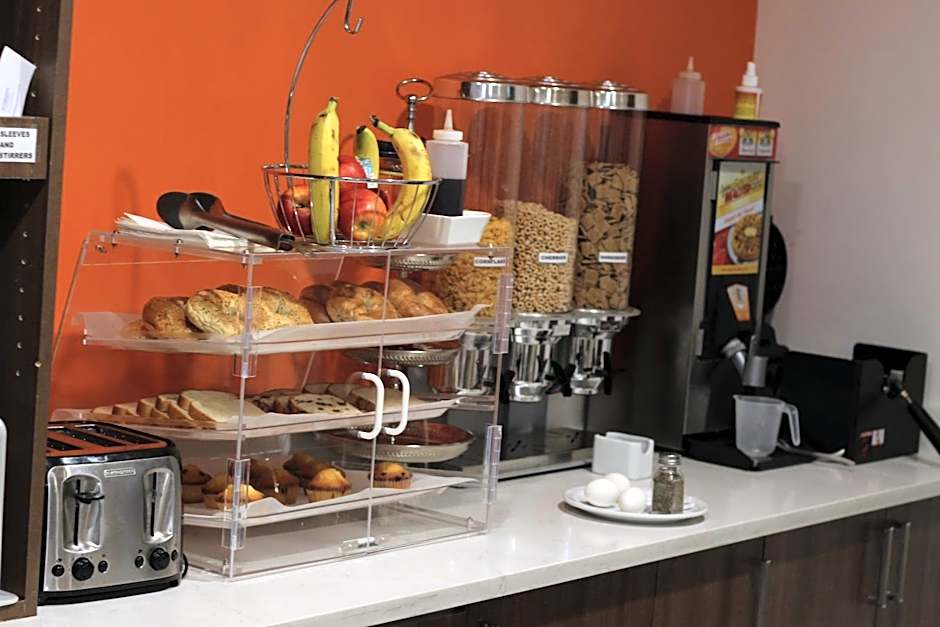 Howard Johnson by Wyndham Downtown Kamloops