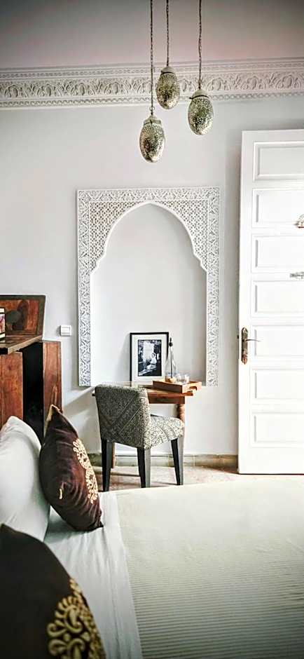 Riad Laly Tourisme Eclairé Le bijou de la medina