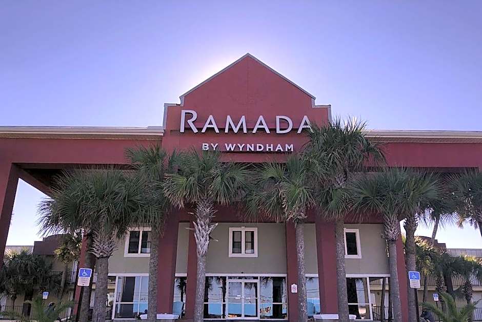 Ramada by Wyndham Panama City Beach / Beachfront