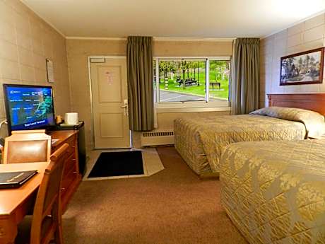 Queen Room with Two Queen Beds - Non-Smoking