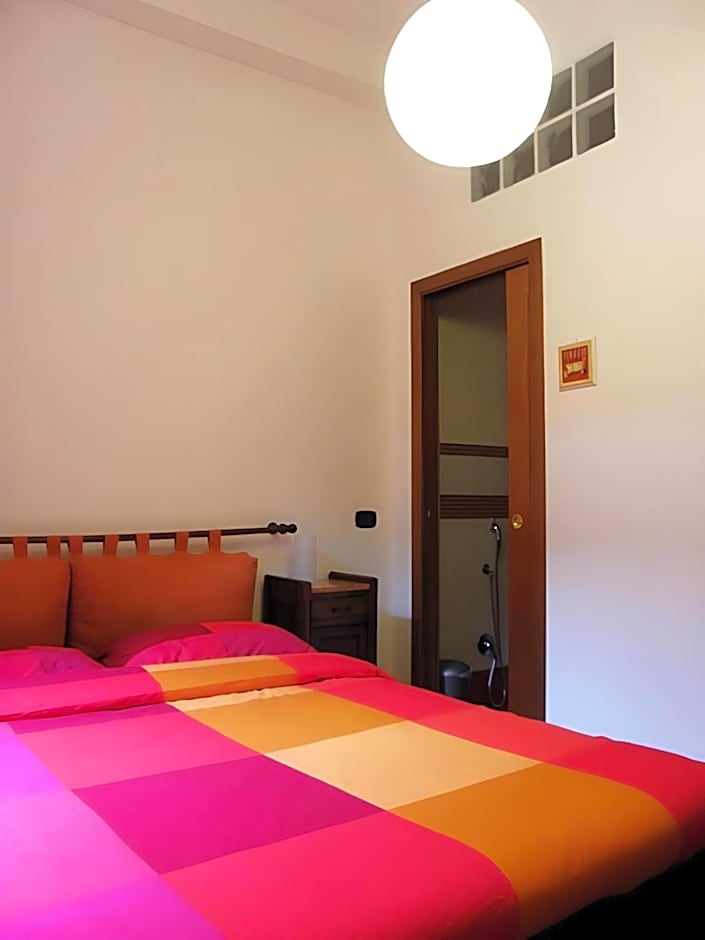 Breakfast In Bed – Rome