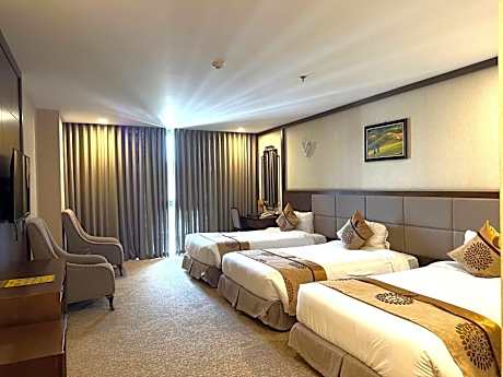 Triple Room with Bath