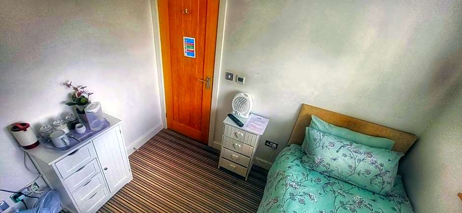 Deepcut Lodge Bed & Breakfast Self Service