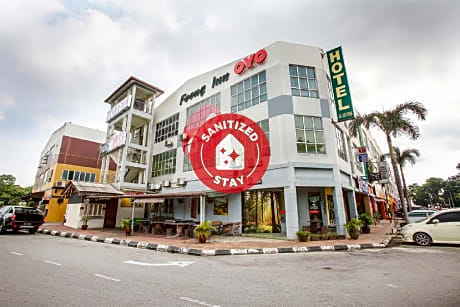 OYO 89590 Hotel Foong Inn