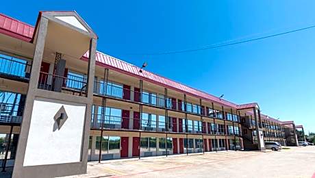 Magnuson Extended Stay and Suites Airport Hotel