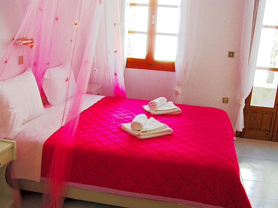 Elena Studios & Apartments