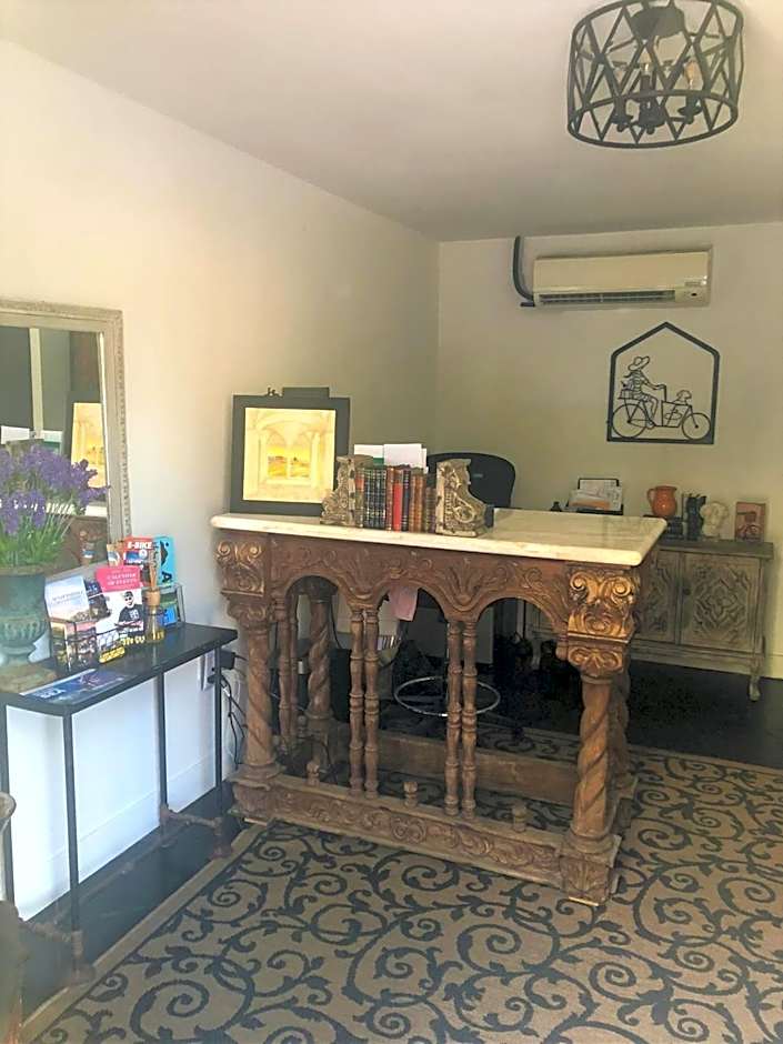 Bespoke Inn Scottsdale