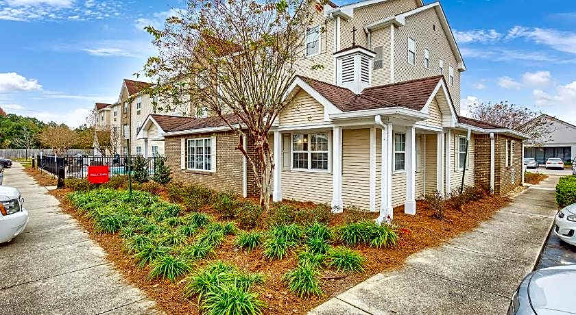 MainStay Suites