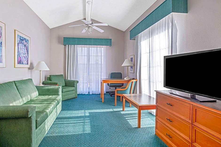 La Quinta Inn & Suites by Wyndham Reno