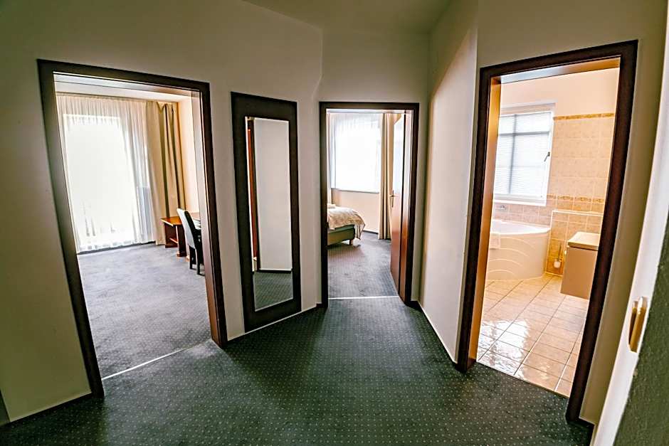 Greenwood hotel