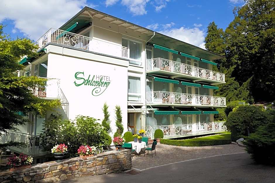 DAS SCHLOSSBERG - Boutique Hotel im Park- Nahe der Therme