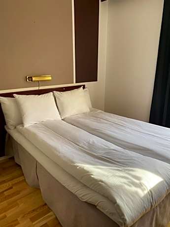 Twin Room Economy (140cm Bed)