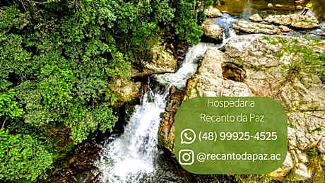 Suíte com Mezanino e Cachoeira no Quintal