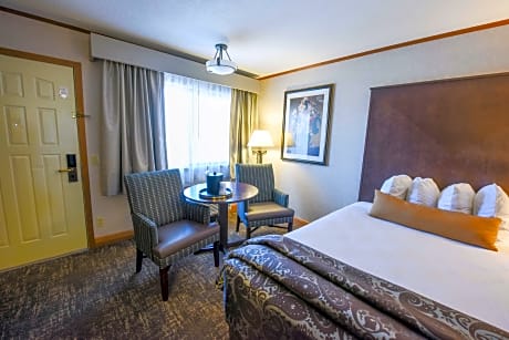 1 KING BED,NSMK,LAKEFRONT,JACUZZI,FULL BREAKFAST