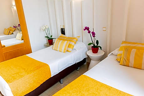 Twin Room with Private Bathroom