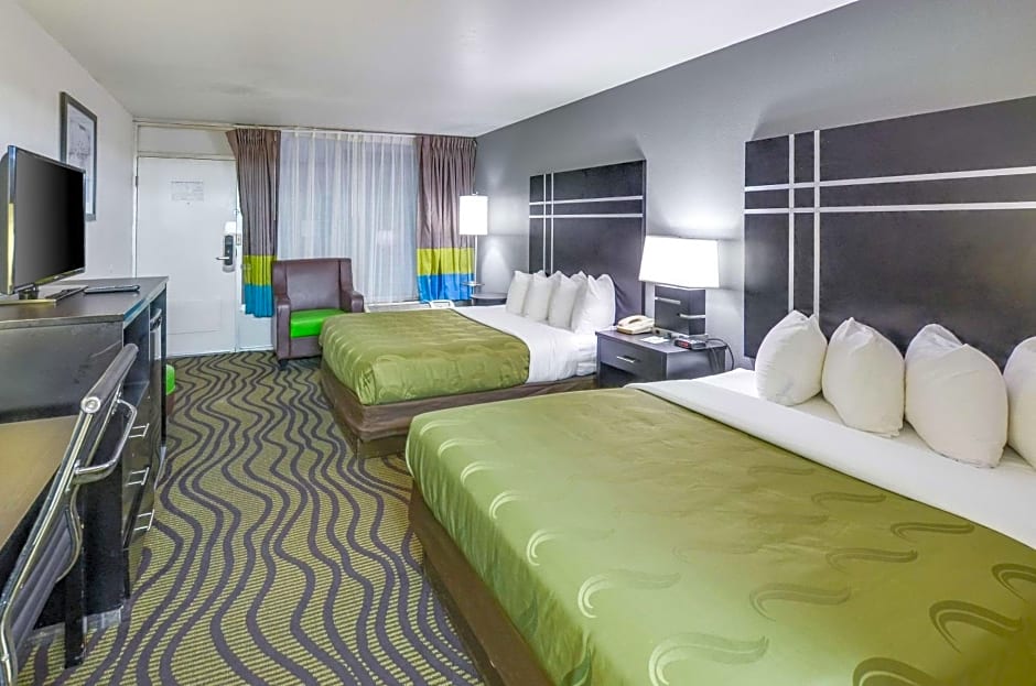 Quality Inn & Suites Hardeeville - Savannah North - Renovated with Hot Breakfast Included