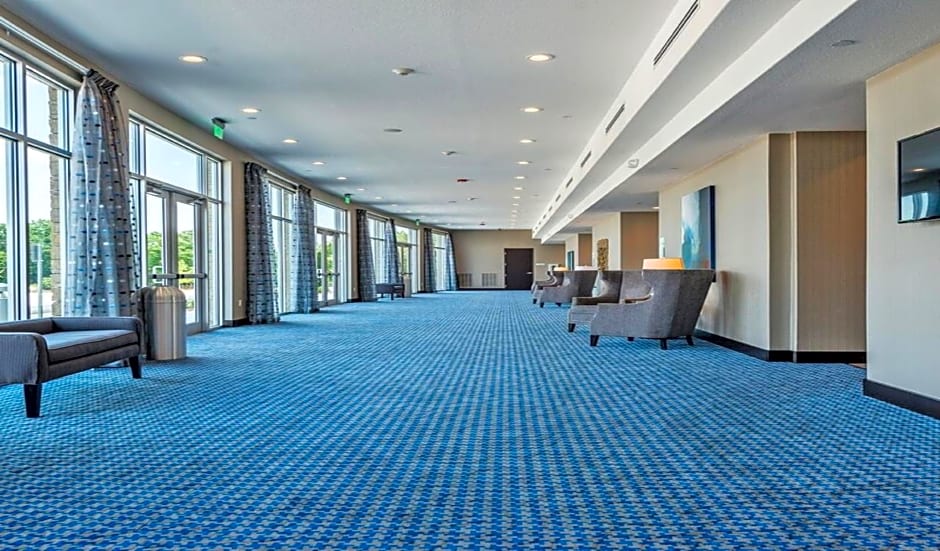 Holiday Inn Austin Airport, an IHG Hotel