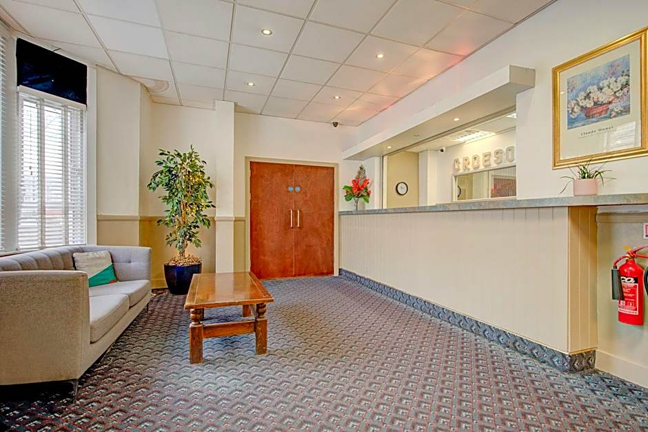 Cardiff Riverside Hotel by Belvilla